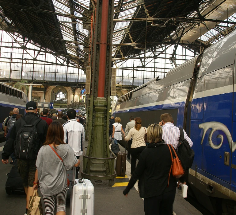 Transferts vers les Gares TGV : Optez pour notre Service de Taxi Confortable à Pontcarré !