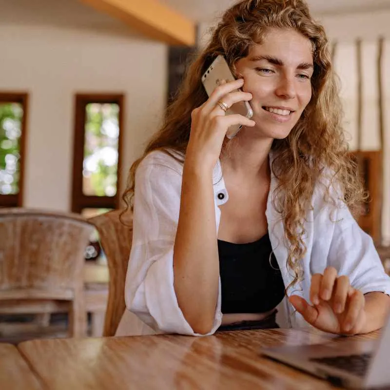 Réserver un taxi par téléphone